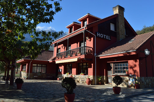 Hotel Restaurante El Jisu en Camaleño – Cantabria